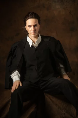 Victor - 130cm Ultra-Muscular Hybrid Companion